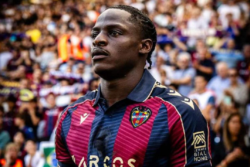 arsenal-nham-ngoc-tho-etta-eyong-tan-binh-gay-sot-cua-la-liga