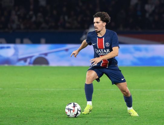 Tiền vệ người Bồ Đào Nha được xem là nhân tố trung tâm trong kế hoạch dài hạn của đội bóng Paris