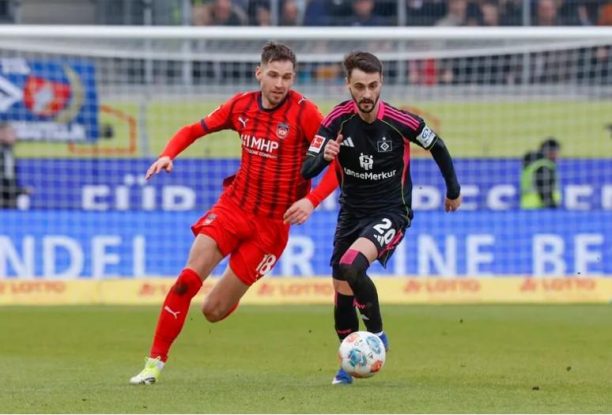 Hiện anh đang thi đấu cho Hamburg theo dạng cho mượn 