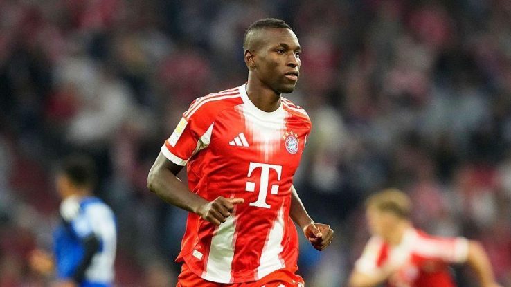 Nicolas Jackson không có cơ hội ra sân nhiều trong màu áo Bayern Munich.